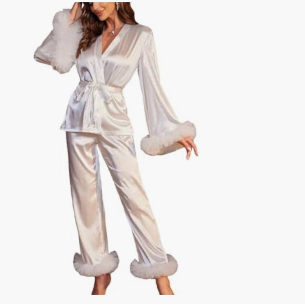 Elegant Luxury Pajama Set Womens Medium